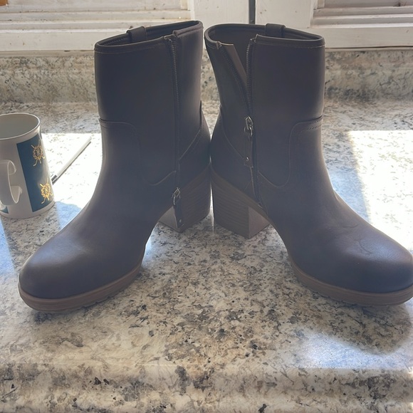 Dr. Scholl’s brown boots size 8.5. - Picture 3 of 4